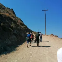 Turisti prvi podajo roko beguncem