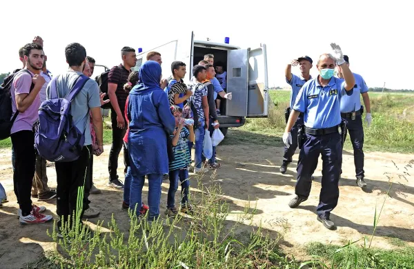 Po podatkih hrvaške policije je do danes v Hrvaško vstopilo 
73.500 migrantov, v sprejemnem centru v Opatovcu pa še 
naprej beležijo nove prihode in tudi odhode.