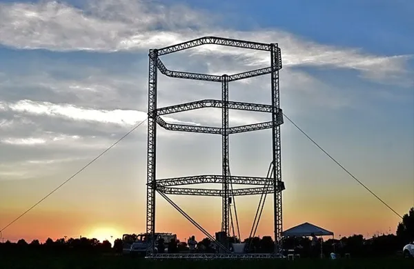 

3D-tiskalnik, ki ga je zgradilo podjetje WASP  je 12 metrov 
visok in 6 metrov širok. 