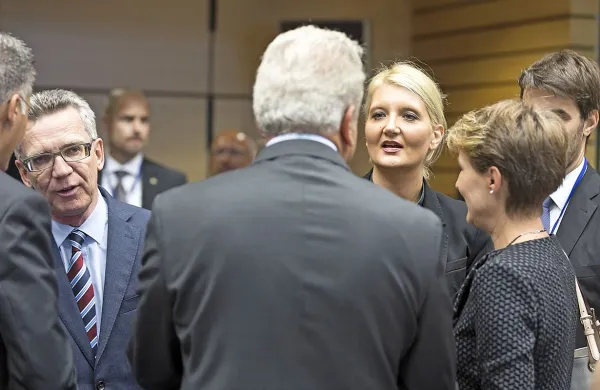Možnost, da bi Madžarska zaprla mejo s Slovenijo, je odprta, 
pravi notranja ministrica Vesna Györkös Žnidar, ki se je danes 
sestala s svojim madžarskim kolegom Sandorjem Pinterjem.