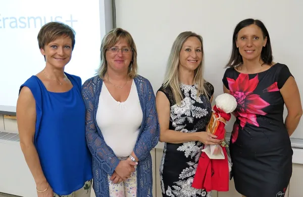 Mojca Železnik Buda, Patricija Kastelic Volf, doc. dr. Jana 
Žnidaršič in Maja Prešeren so avtorice programa Kreativno 
podjetništvo, novosti v slovenskem učnem prostoru. 
