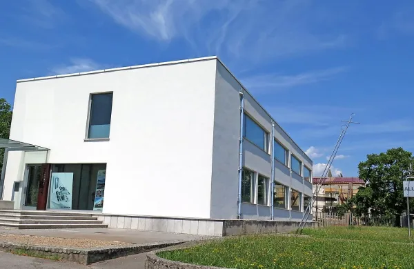 Za avgustovsko dražbo proizvodno-poslovnega kompleksa 
nihče ni vplačal varščine. 