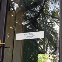 Bager je obgrizel vse Maonine bungalove v Fiesi