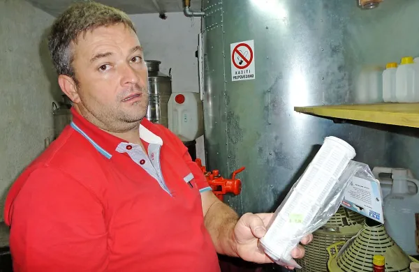 Rajko Cah: “Nov mikronski filter stane devet 
evrov. Ker jih moram večkrat menjati, na koncu 
leta za vse stroške odštejem okrog sto evrov.”