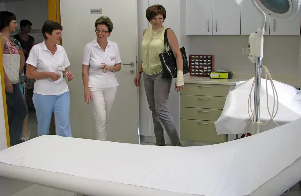 Vipavci so leta 2013 uredili prostore,  a bi kmalu ostali brez pediatrinje. Zagato so  odpravili. 