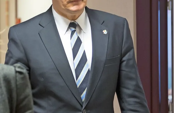 Hrvaški premier Zoran Milanović je med današnjim obiskom 
na jugu države dejal, da je policija ob meji s Črno goro 