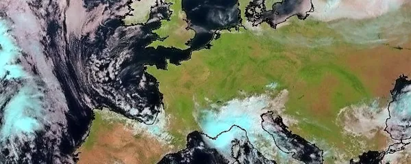 Od severozahoda se je včeraj približeval bolj vlažen zrak