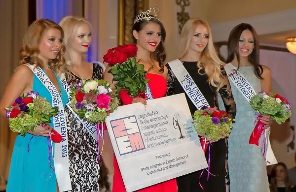 Z leve: miss simpatičnosti Danijela Zagorščak, druga spremljevalka  Anja Kragelj, miss Universe Slovenije Ana Haložan, 
prva spremljevalka Urška Novak iz Maribora in miss fotogeničnosti  Katja Trdan.