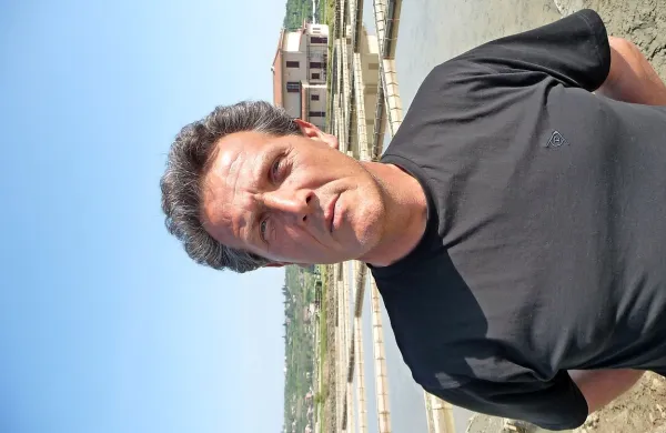Dario Sau: “Delo na 
solnem polju je ostalo tako 
kot pred sto leti, 
opravljamo ga po stari 
tradiciji, nekoliko 
modernizirala so se le 
nekatera težka fizična 
dela.”