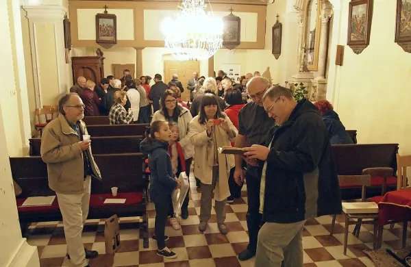 V cerkvi sv. Mihaela na Tinjanu se je na predstavitvi restavrirane knjige zbralo veliko domačinov in ljubiteljev zgodovine. 