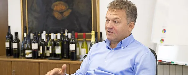 Silvan Peršolja ključ uspeha vidi v  tradiciji in zmernosti, a tudi 
v prilagodljivosti in razumevanju ekonomske logike.  