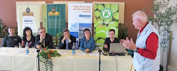 O obetih letošnje letine so na Belvederju spregovorili (z leve): Matjaž Jančar, Viljanka Vesel, Danilo Markočič, Igor 
Kolenc, Irena Vrhovnik, Vasilij Valenčič in Dino Pucer.