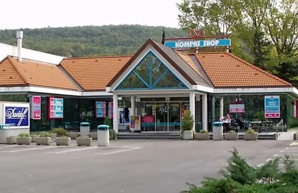 V koprski občini dokazujejo, da jim mora Kompas MTS vrniti 
tudi trgovino na Lazaretu in jim plačati več kot milijon evrov za 
uporabnino prostorov.