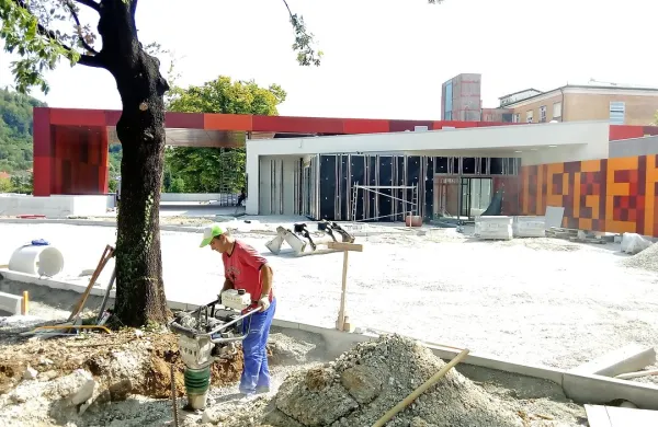 Tehnični pregled urgentnega centra ob šempetrski splošni 
bolnišnici je razkril le nekaj manjših pomanjkljivosti, je povedal predstojnik tehnično-oskrbovalne službe v bolnišnici 
Robert Bizjak Ovidoni.