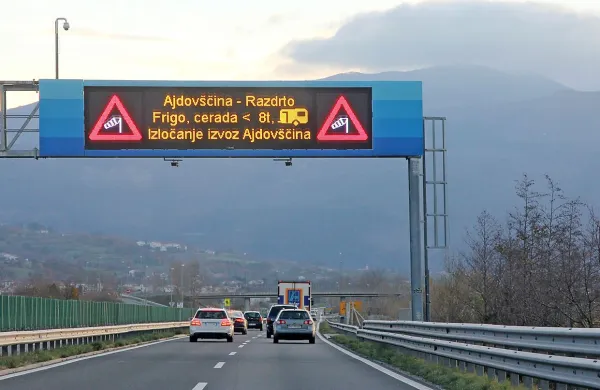 V Vipavski dolini se nadejajo, da bo takih opozoril kmalu 
manj. Ko bo protivetrna zaščita postavljena, bo zagotovo 
tako. 
