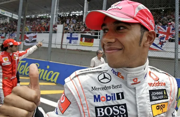 Čeprav so do konca sezone svetovnega prvenstva formule 1 
še štiri dirke, je Britanec Lewis Hamilton vse bližje naslovu 
prvaka za sezono 2015.