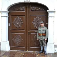 Kovačije in žage pele za fronto