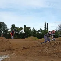 Ko bo proga dokončana, bo omogočala tudi  obrate na kolesu 
v zraku.   