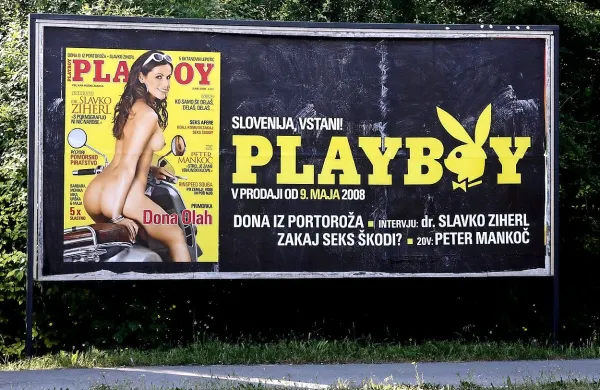 Izvršni direktor Playboya Scott Flanders pravi, da so fotografije golih teles v času interneta preprosto “passe”.