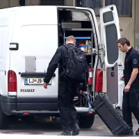 Bombna tehnika sta v vložišču pregledala paket in ugotovila, 
da v njem ni bilo nič nevarnega. 