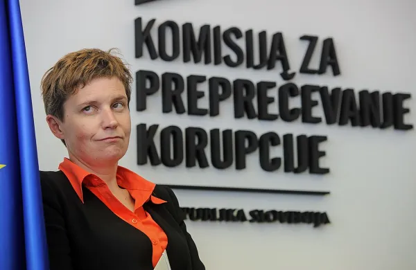 Alma Sedlar je opozorila na slabo delo predsednika KPK 
Borisa Štefaneca.
