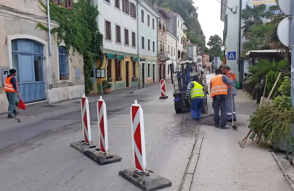 V Piranu bodo preplastili del Dantejeve ulice, dela bodo 
potekala predvidoma do 31. oktobra.
