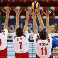 Junak Slovenije Tine Urnaut je tudi čez trojni poljski blok 
našel pot - vse do svoje zaključne 16. točke za polfinale.