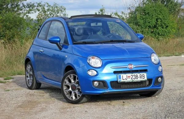 Mali fiat je trendovski, deluje prikupno, voziti ga je prijetno, ni 
pa poceni ali varčen z gorivom.