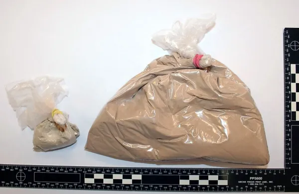 Večkrat obsojeni preprodajalec droge je konec letošnjega 
julija s  kilogramom heroina v skuterju dohitel policiste, nato 
pa jim je poskušal zbežati. 