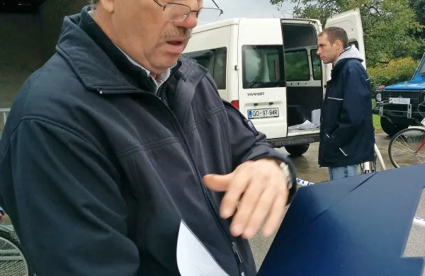 Vinko Zorn, ki je vodil dražbo, ocenjuje, da so letos iztržili za 
dve tretjini manj denarja kot lani.  
