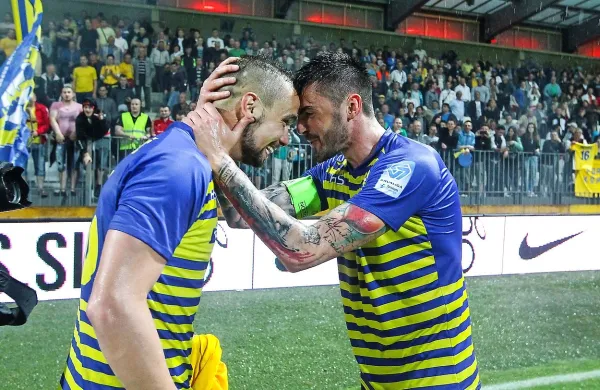 Denis Halilović (levo) in Ivica Guberac - zelo verjetno nikoli 
več v enakem dresu.