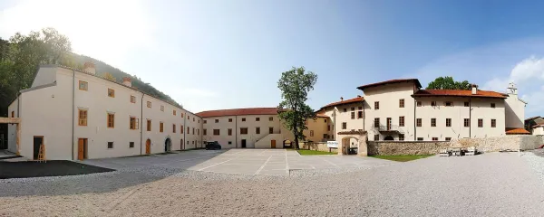 Draga univerza, vse najbolj&scaron;e