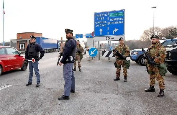 Ministrica za notranje zadeve Vesna Györkös Žnidar je po seji 
Sveta za nacionalno varnost povedala, da je Slovenija ob 
pričakovanem valu beguncev na mejo s Hrvaško napotila 
okrepljene policijske enote. 