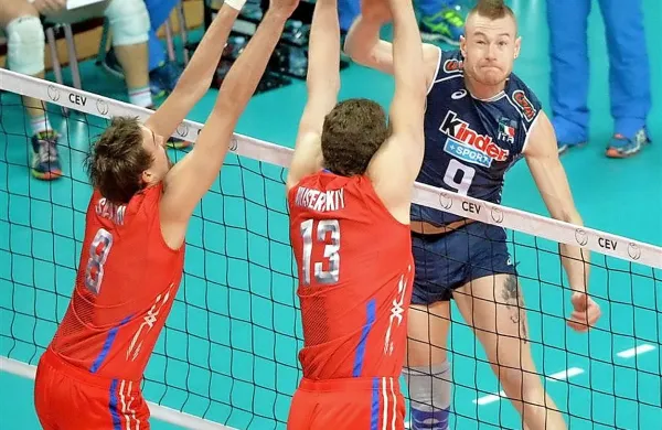 Najnevarnejši za Slovence bo  tretji napadalec EP, naturalizirani Italijan Ivan Zaytsev 
(v modrem dresu).