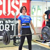 Galla Os zmagala v powerliftingu