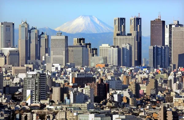 Prihodnje  leto  bodo na  Japonskem začeli voziti prvi samovozeči taksiji. 