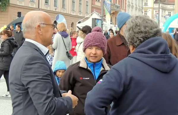 Tanja Žakelj v pogovoru z Bogdanom Gabrovcem, predsednikom Olimpijskega komiteja Slovenije.