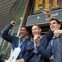 Takole  so se pred okoli 200 navijači veselili selektor Andrea 
Giani, najboljši  sprejemalec - napadalec EP Tine Urnaut in 
reprezentant Alen Šket.