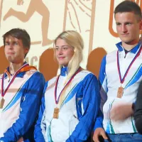 Zmagovalna ekipa OK Azimut v  elitni kategoriji. Z leve so  Jošt 
Lapajne, Nuša Jeram in Peter Tušar.