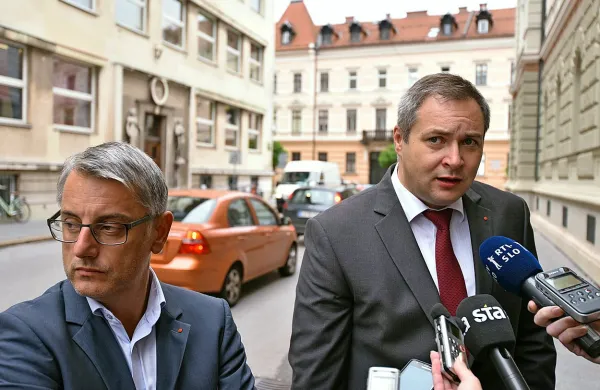 Med parlamentarnimi strankami obstaja veliko soglasje, da s 
spremembo zakona o obrambi vojski dajo dodatna začasna 
pooblastila za pomoč policiji pri varovanju državne meje.
