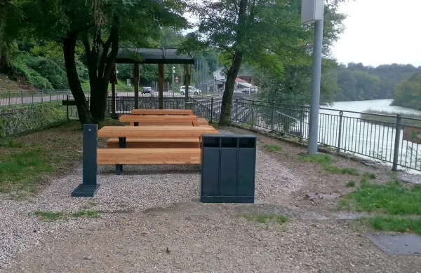 Za kolesarje so poskrbeli  tudi v kajaka&scaron;kem centru ob Soči