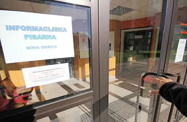 Informacijska pisarna deluje poldrugi mesec, za zdaj gneče 
ni. “Primeri so zahtevni, zato se jim lahko bolj posvetimo,” 
pravi Darijan Krpan iz Fundacije BIT Planota. 