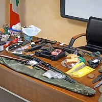 Nekaj zaseženega orožja so razstavili tudi na včerajšnji 
novinarski konferenci v Vidmu.