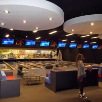 Osrednji del skoraj poldrugi milijon evrov velike naložbe je 
bowling z desetimi sodobnimi stezami.