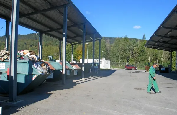 Odlaganje odpadkov v ilirskobistriški občini bo po novem bolj 
zapleteno, odvoz pa dražji.