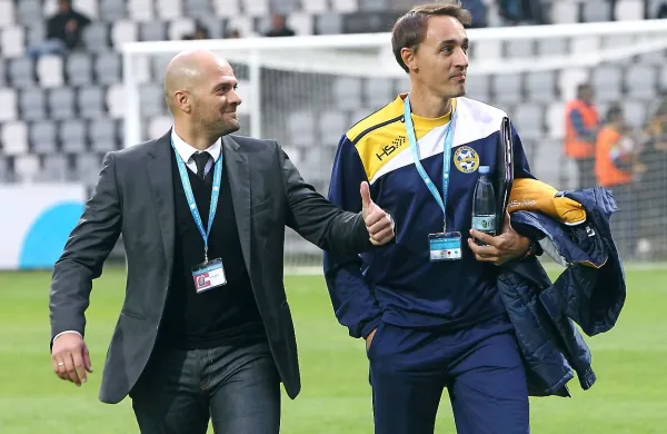 Trener Koprčanov Slavko Matić (levo) in njegov pomočnik 
Milan Obradović. 