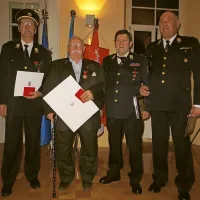 Ob jubileju v Šempetru so posebni priznanji podelili  Mitjanu Vidmarju in  Adrianu Bonu (prvi in 
drugi z leve). Poleg (tretji in četrti z leve) stojita Darko Zavrtanik in  predsednik zveze dveh 
društev Oskar  Kosič.