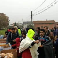 Primorske novice po poteh beguncev: na hrva&scaron;ki strani meje so dobro organizirani