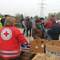 Primorske novice po poteh beguncev: na hrva&scaron;ki strani meje so dobro organizirani