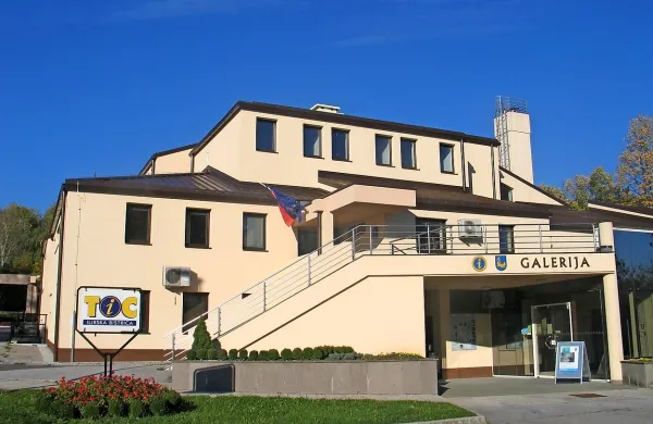 Geodetska uprava po novem deluje v bistriškem Domu na 
Vidmu.